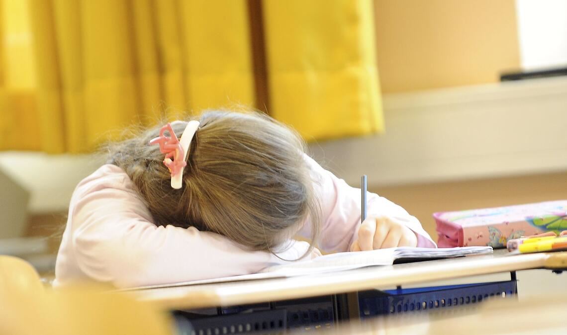 Mehr Schüler fühlen sich erschöpft und einsam Viele Schüler fühlen sich erschöpft (Symbolbild).