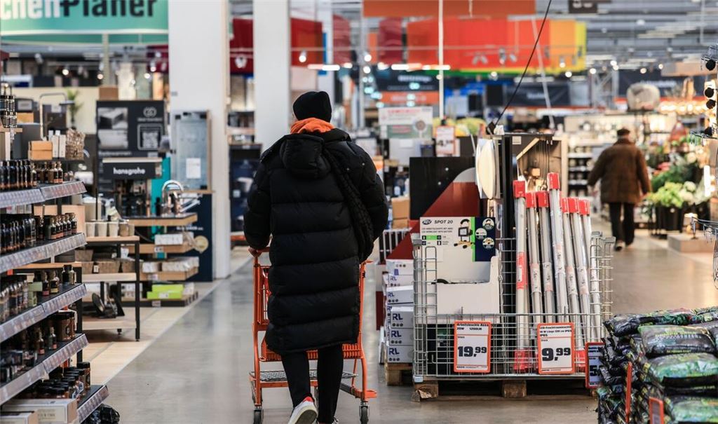 Viele Verbraucher kaufen Baumarktprodukte nicht mehr im Baumarkt, sondern in anderen Geschäften.