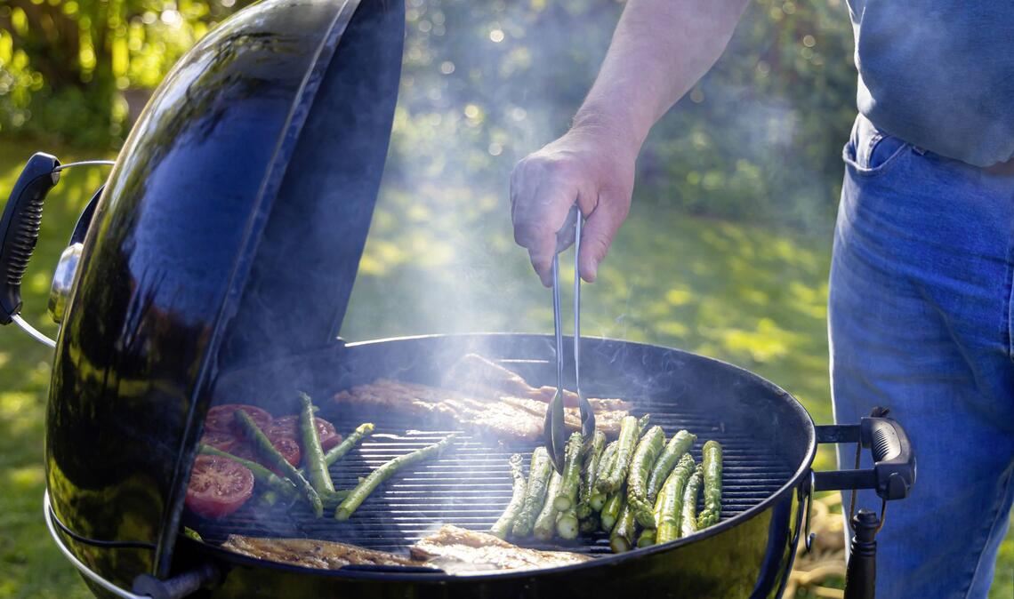 Viele nutzen den 1. Mai als Anlass für eine Grillparty. Doch dabei gibt es Regeln zu beachten (Symbolbild).