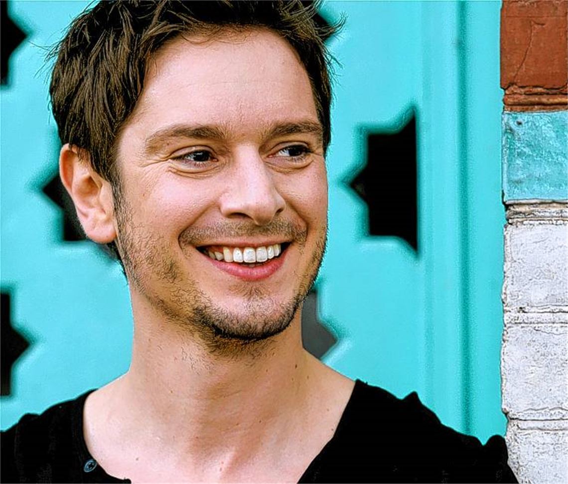 Vielgefragter Mime: Michael Baral beherrscht fast alle Rollen –vom bösen Schurken bis zum netten Jungen von nebenan. Foto: privat