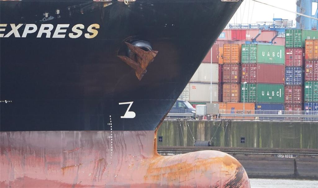 Vier Containerschiffe von Hapag-Lloyd sitzen den Angaben nach noch im Golf fest. (Archivbild)
