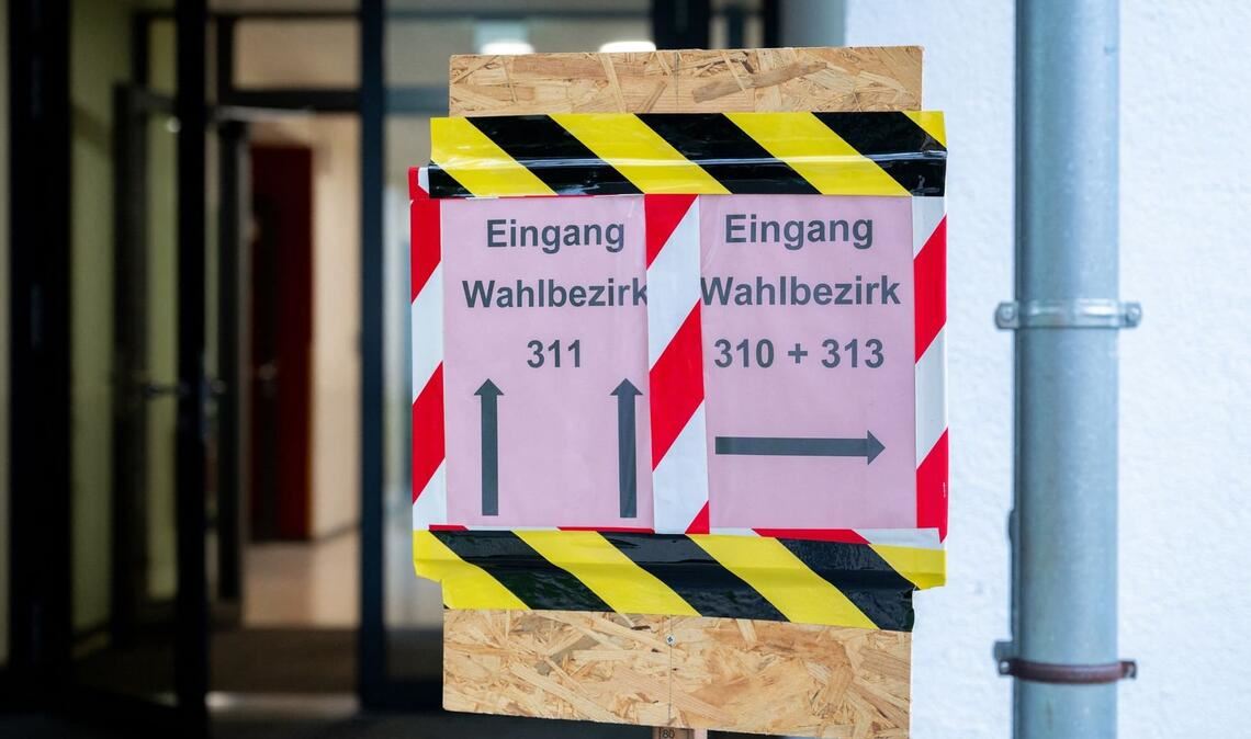 Vier Kandidaten der AfD wurden wegen Zweifeln an ihrer Verfassungstreue nicht zur Wahl zugelassen. 