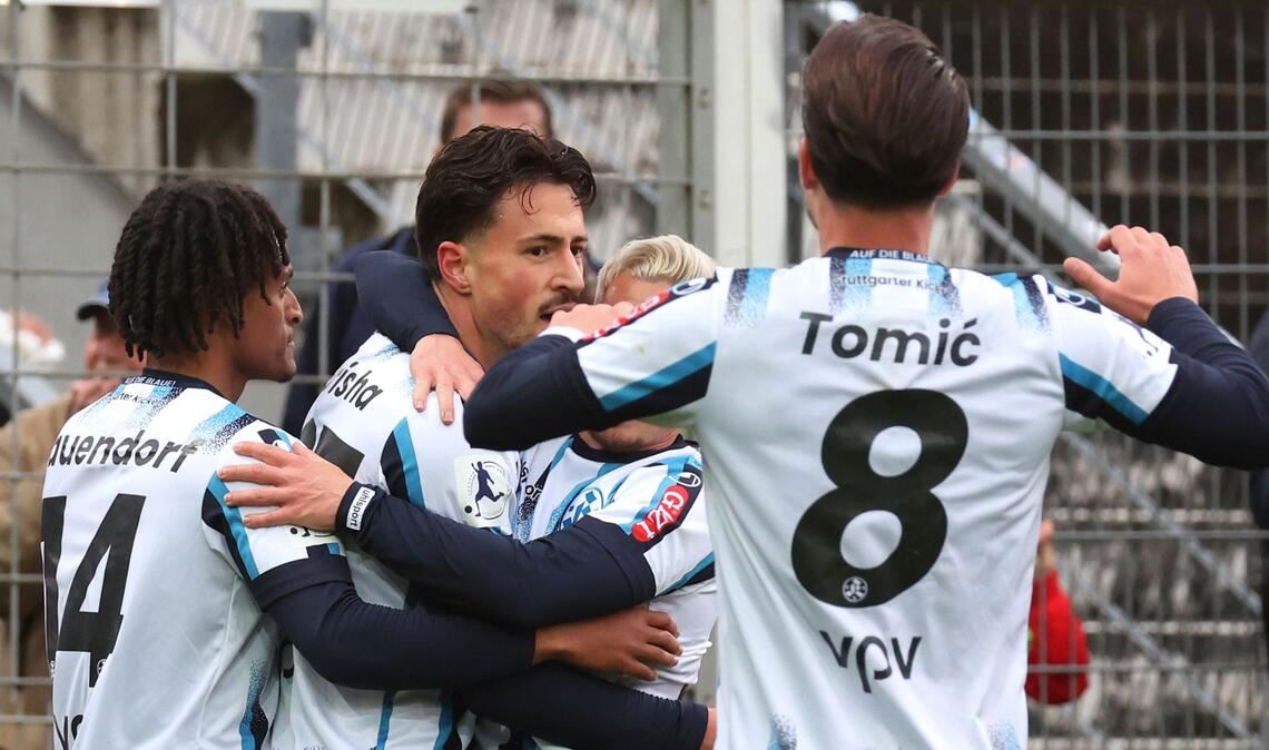 Vier Tore gab es für die Kickers zu bejubeln.