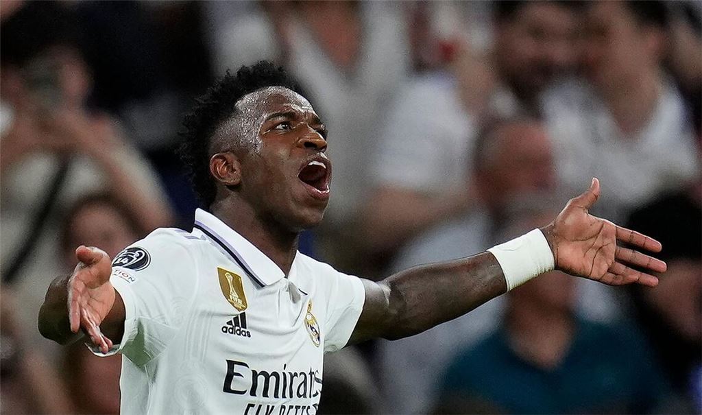 Vinicius steht bei Real Madrid unter Vertrag und wird immer wieder in Stadien rassistisch beleidigt.