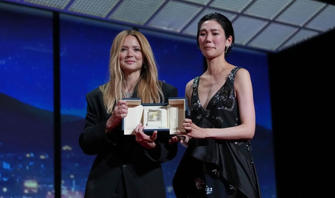 Virginie Efira (l) und Tao Okamoto wurden als beste Schauspielerinnen ausgezeichnet.