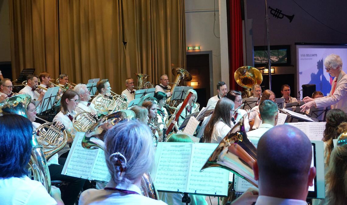 „Viva Belcanto!“ heißt es unter anderem im Programm des Musikvereins Enzberg, der das Publikum auf eine Reise durch Europa mitnimmt. Fotos: Bastian