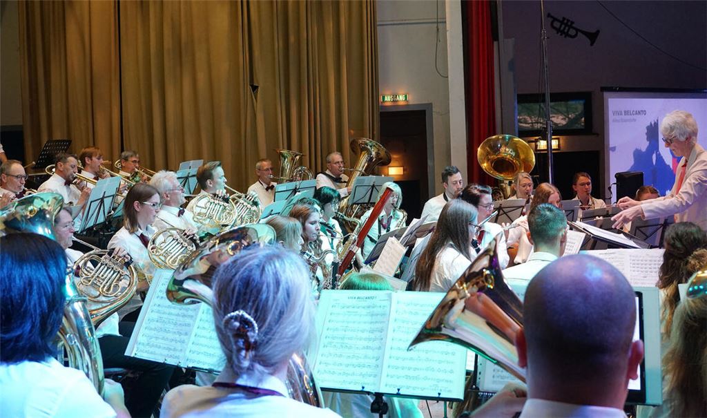 „Viva Belcanto!“ heißt es unter anderem im Programm des Musikvereins Enzberg, der das Publikum auf eine Reise durch Europa mitnimmt. Fotos: Bastian