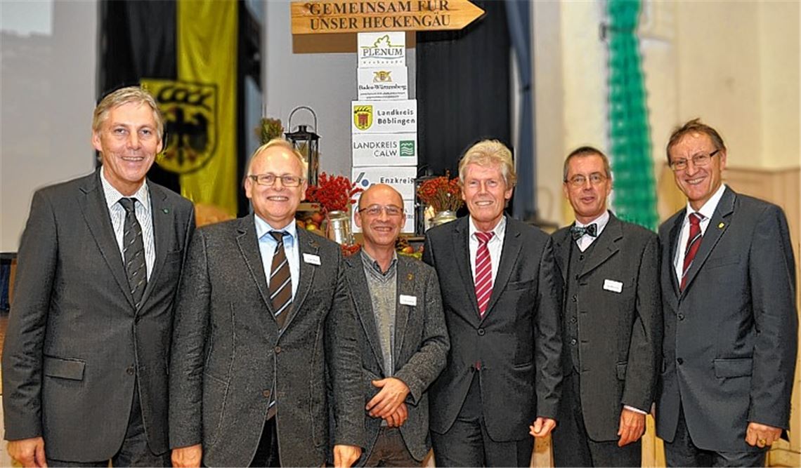V.li. Landrat Helmut Riegger (Kreis Calw), Enzkreis-Landrat Karl Röckinger, Landtagsabgeordneter Dr. Bernd Murschel, Wolf Eisenmann (stellvertretender Landrat Kreis Böblingen), Wolfgang Herz (Vize-Landrat Enzkreis) und Landrat Roland Bernhard (Kreis Böblingen).