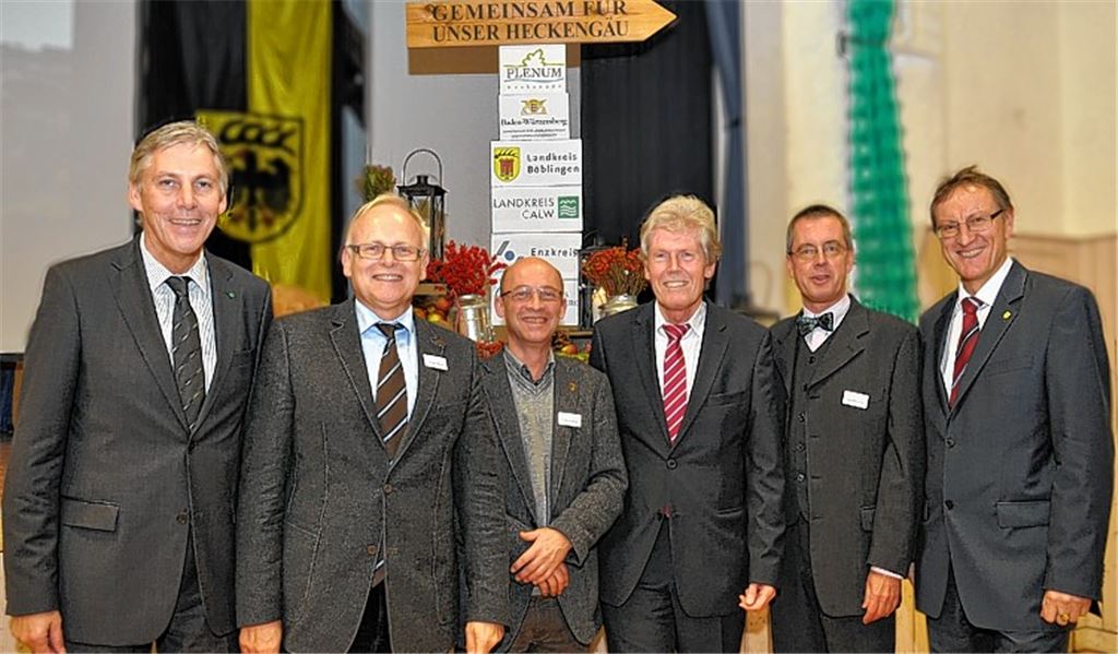 V.li. Landrat Helmut Riegger (Kreis Calw), Enzkreis-Landrat Karl Röckinger, Landtagsabgeordneter Dr. Bernd Murschel, Wolf Eisenmann (stellvertretender Landrat Kreis Böblingen), Wolfgang Herz (Vize-Landrat Enzkreis) und Landrat Roland Bernhard (Kreis Böblingen).