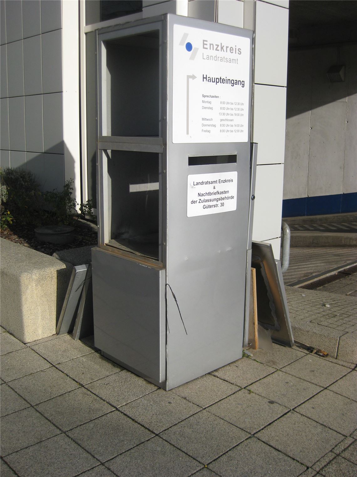 910_0008_144806_pm_Boeller_Briefkasten_Landratsamt