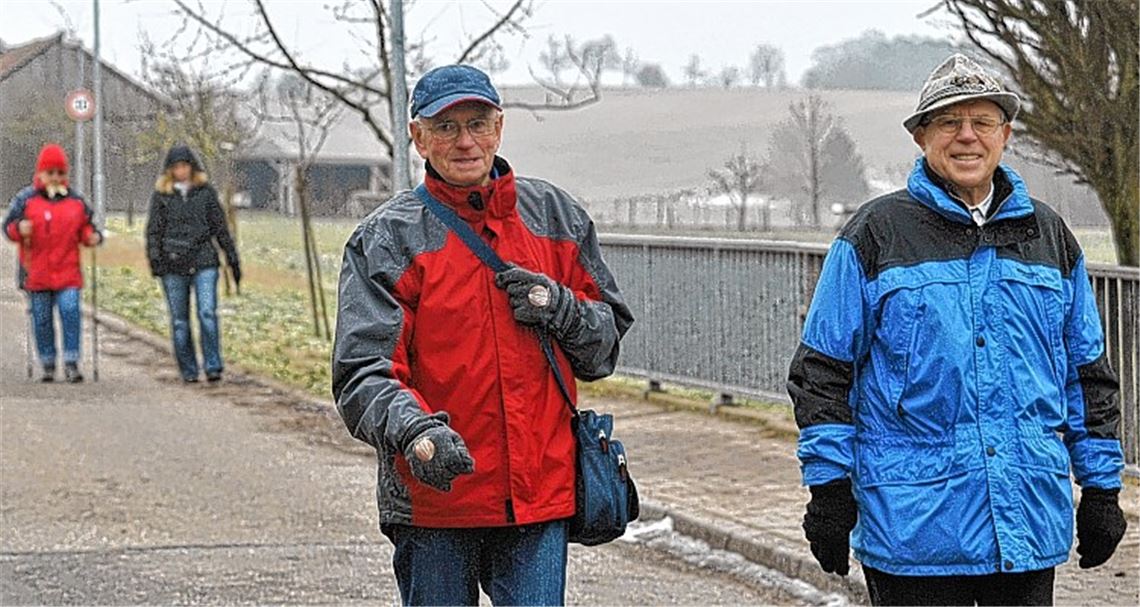 Volkswandern macht Spaß, ist gesund und bietet ein Gemeinschaftserlebnis. Als teilnehmerstärkste Gruppe werden in Zaisersweiher die Schömberger mit 106 Wanderern ausgezeichnet, ihnen sind die Kraichgau-Wanderer Grombach (70) und die Besenhex Tiefenbach (60) auf den Fersen.