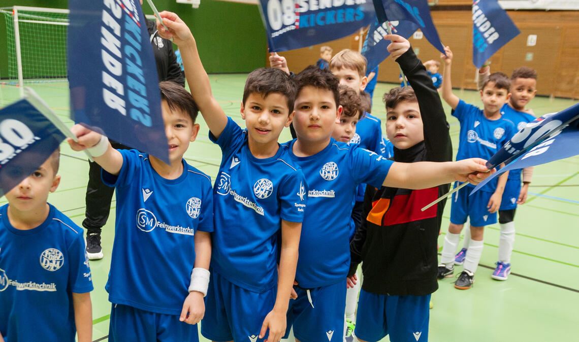 Volle Identifikation mit dem eigenen Verein: Der Fußball-Nachwuchs der FVgg 08 Mühlacker ist als Sender Kickers erfolgreich.