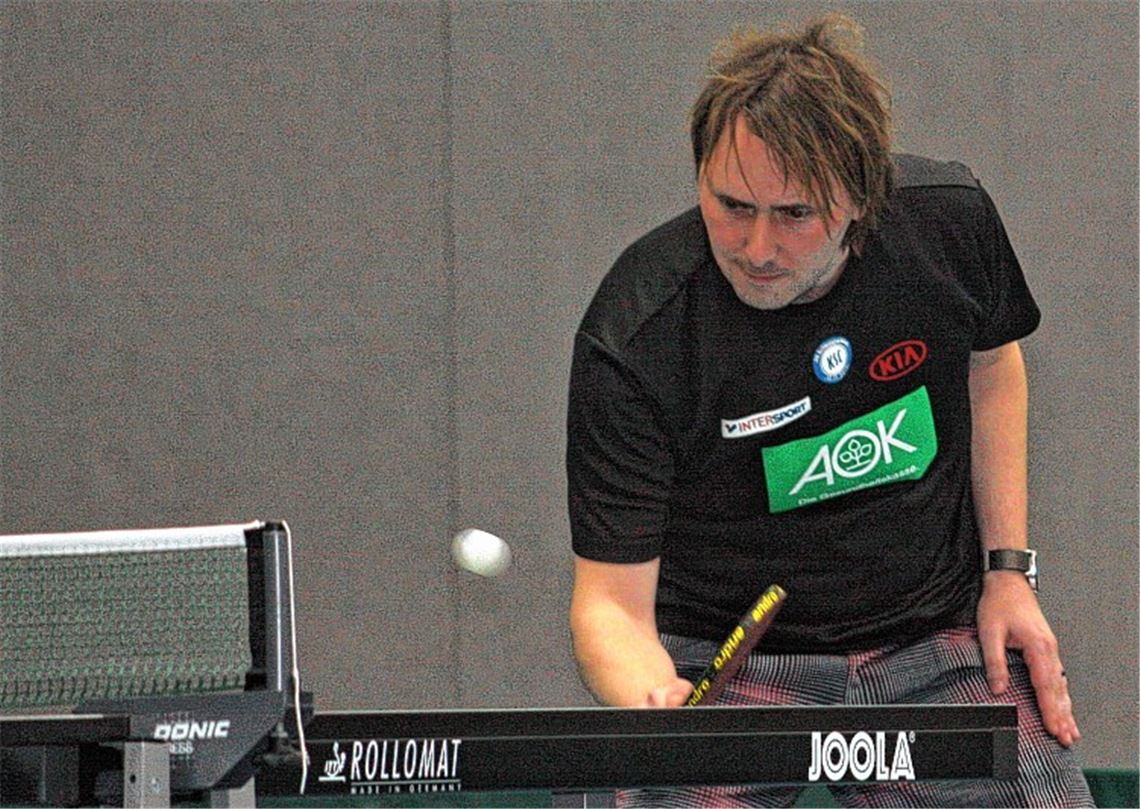 Volle Konzentration im Spitzenspiel: Wie seine Mannschaftskollegen holt Frank Seehofer im Spitzenspiel gegen Oberderdingen II alles aus sich heraus.