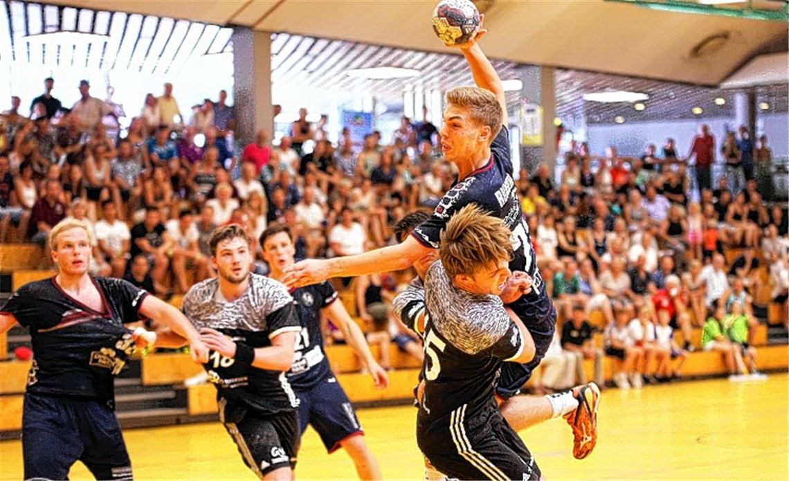 Der THW Kiel schnappt sich den Pokal