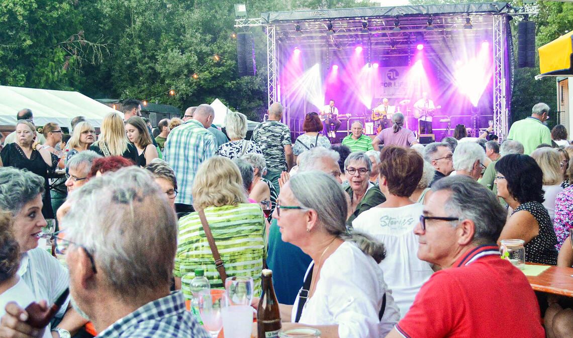 Volles Haus bei den „SommerevEnz“ auf dem Gelände an der stillen Enz. Das Ferienfestival ist das unbestrittene Highlight im Jahresprogramm des Fördervereins Enzgärten. Foto: Archiv