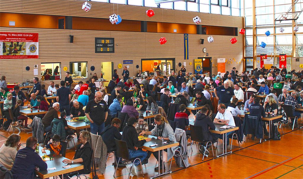 Volles Haus beim Lions Club: 175 Starterinnen und Starter spielen an 57 Tischen.