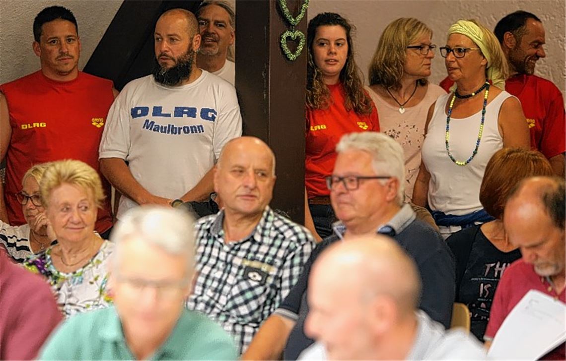 Applaus für den Erhalt des Naturfreibads