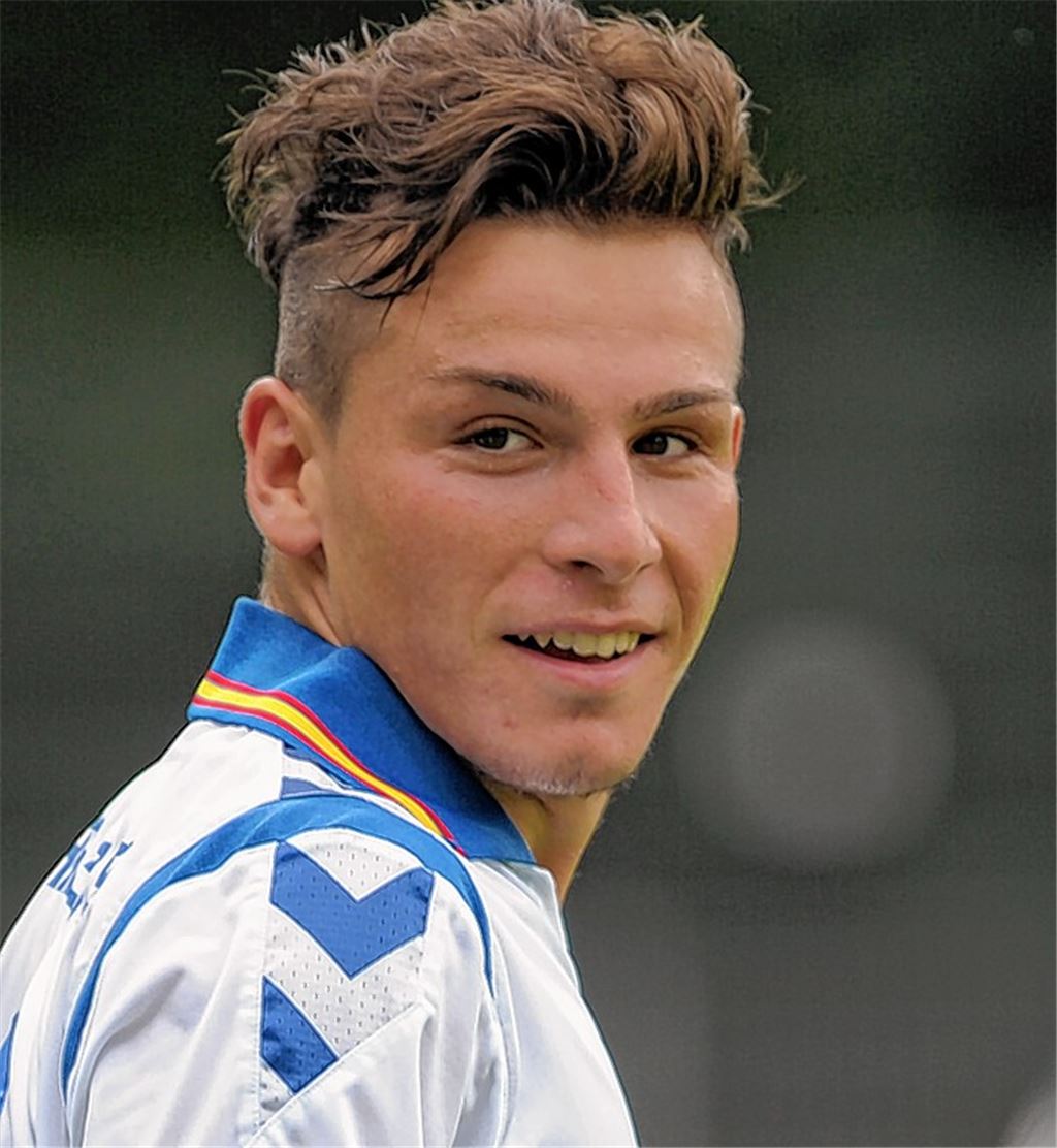 Vom FV Lienzingen in die 2. Bundesliga: Ernesto de Santis wird Profi beim KSC Foto: GES