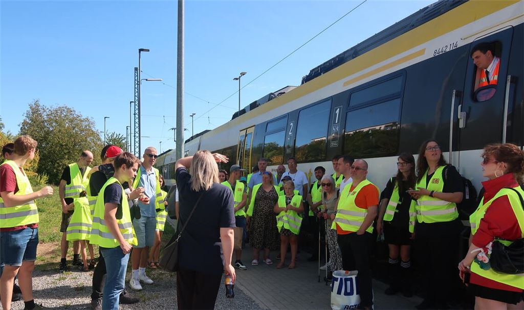 Vom Gleis 1 aus geht es zur Werkstatthalle. Foto: Warzecha