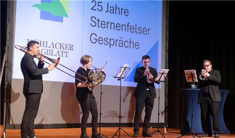 Vom Musikverein Freudenstein gibt es einen musikalischen Geburtstgsgruß. Fotos: Fotomoment