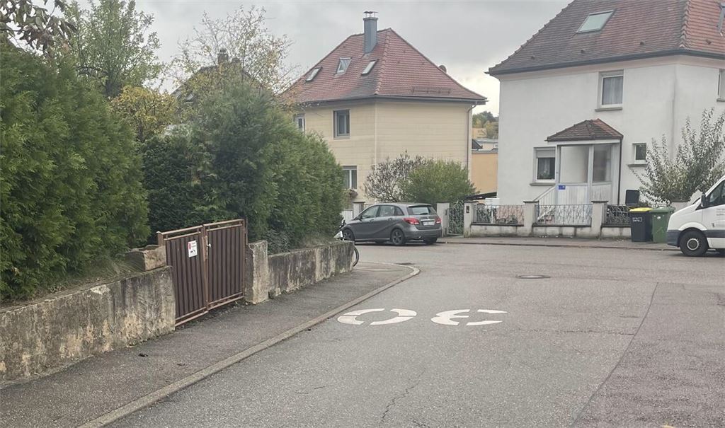 Von Gefahren auf dem Schulweg im Lindach-Gebiet berichtet der Stadtrat und OB-Kandidat Ulrich Hagenbuch. Foto: privat