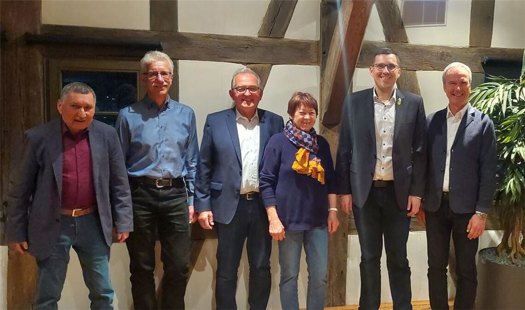 Von Vereinsseite und auf Verbandsebene werden geehrt (v.li.): Hans Keller, Roland Christian, Ernst Metzler, Ingrid Huber, Stefan Mast und Markus Sauter. Foto: privat