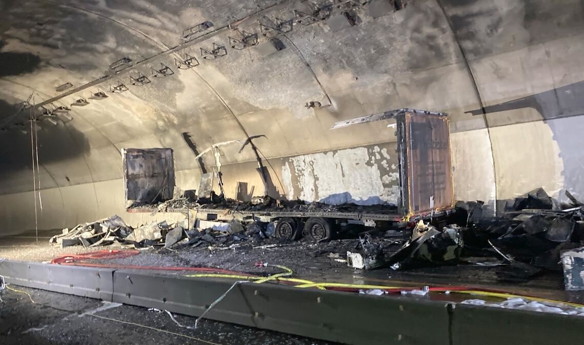 Von dem Anhänger ist nicht viel übriggeblieben.