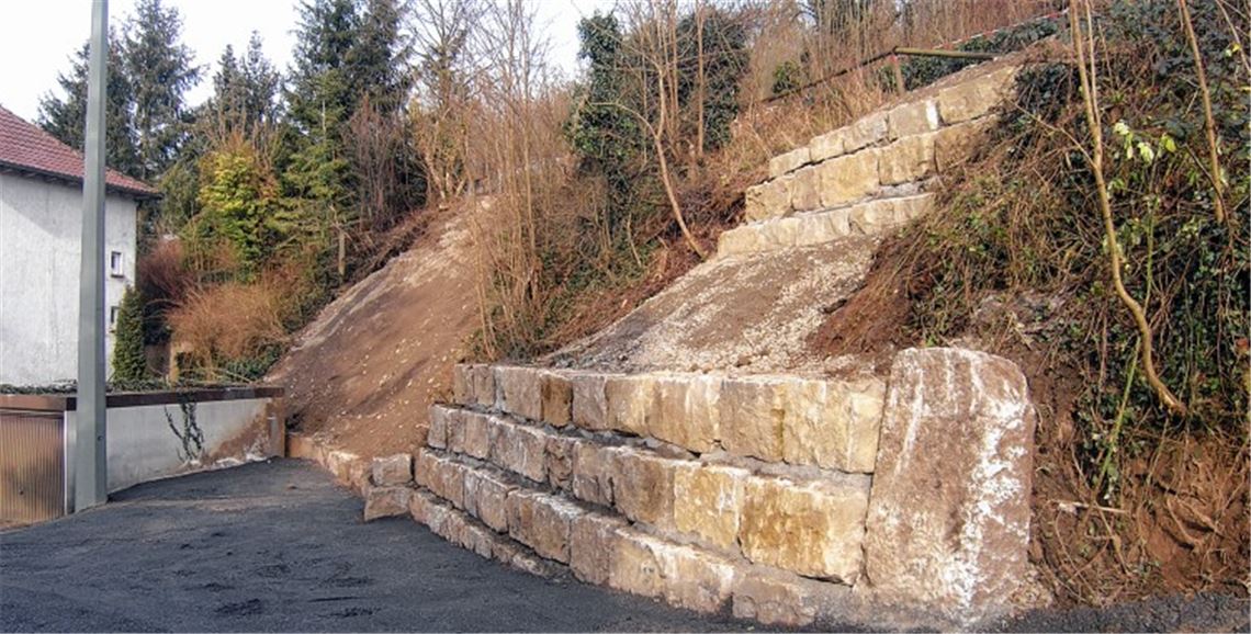 Von den Hochwasserfolgen ist am abgerutschten Hang nichts mehr zu sehen.