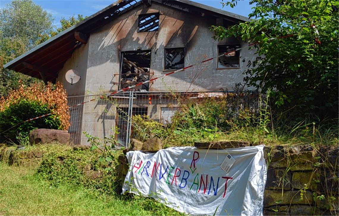 Von der geplanten Flüchtlingsunterkunft in Remchingen bleibt nur eine Ruine zurück.
