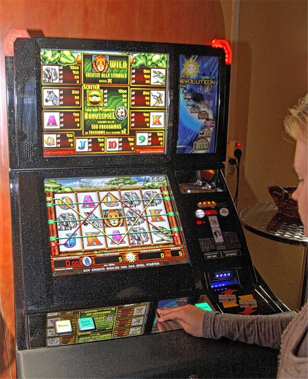 Von jedem Euro, der künftig durch die Spielautomaten rattert, knöpft die Gemeinde Illingen den Aufstellern 18 Cent Vergnügungssteuer ab. Foto: Hansen