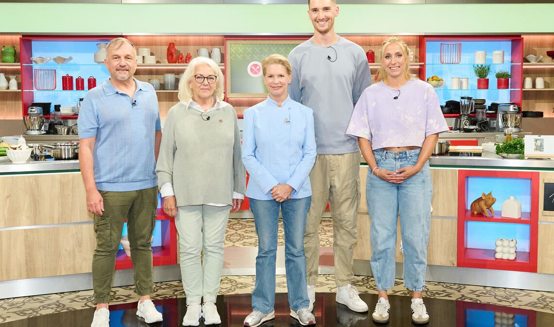 Von links: Kandidaten Kurt Daibenzeiher, Marie-Louise Hüneke, Moderatorin Cornelia Poletto, Kandidaten Thomas Bößem und Lara Maria Klewin