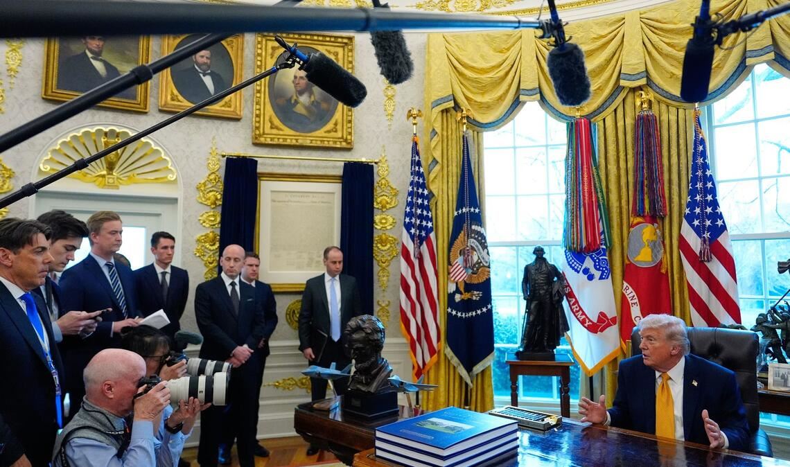 Vor Journalisten deutete Trump eine mögliche "Übernahme" Kubas an.