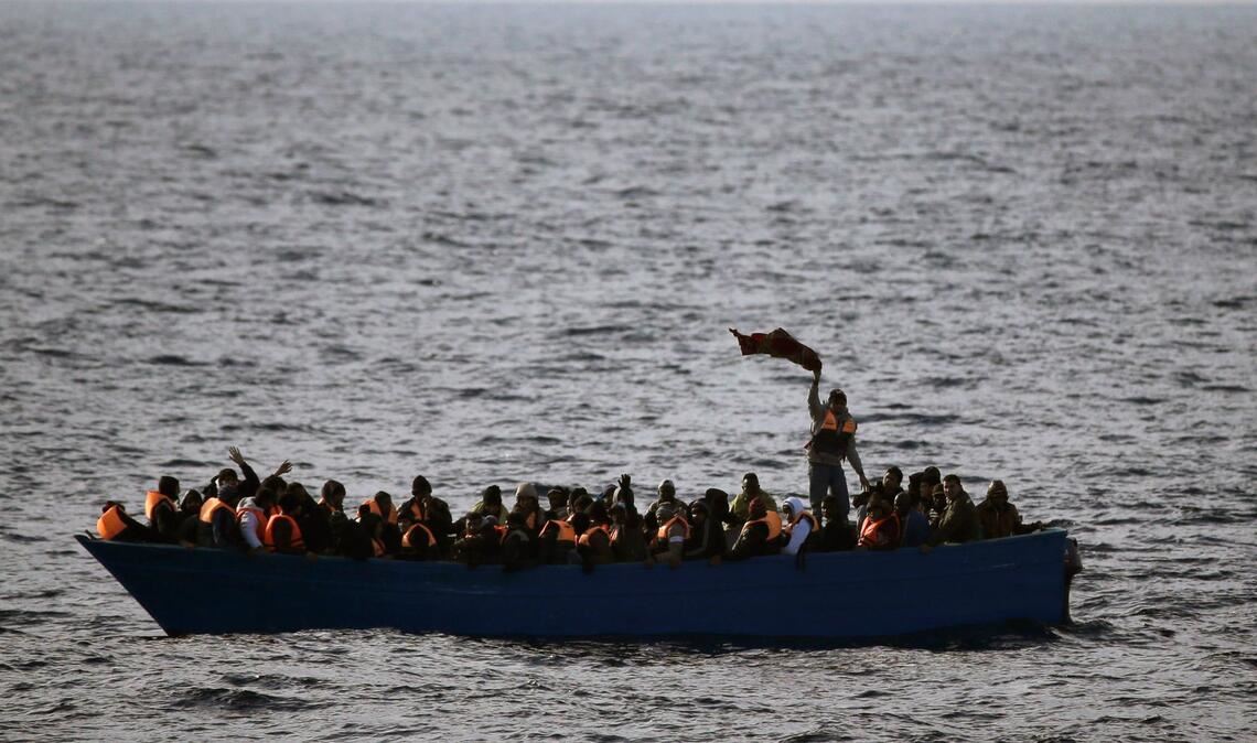 Vor Lampedusa ist ein Boot mit MIgranten gesunken - ein Kind wird vermisst. (Archivbild)