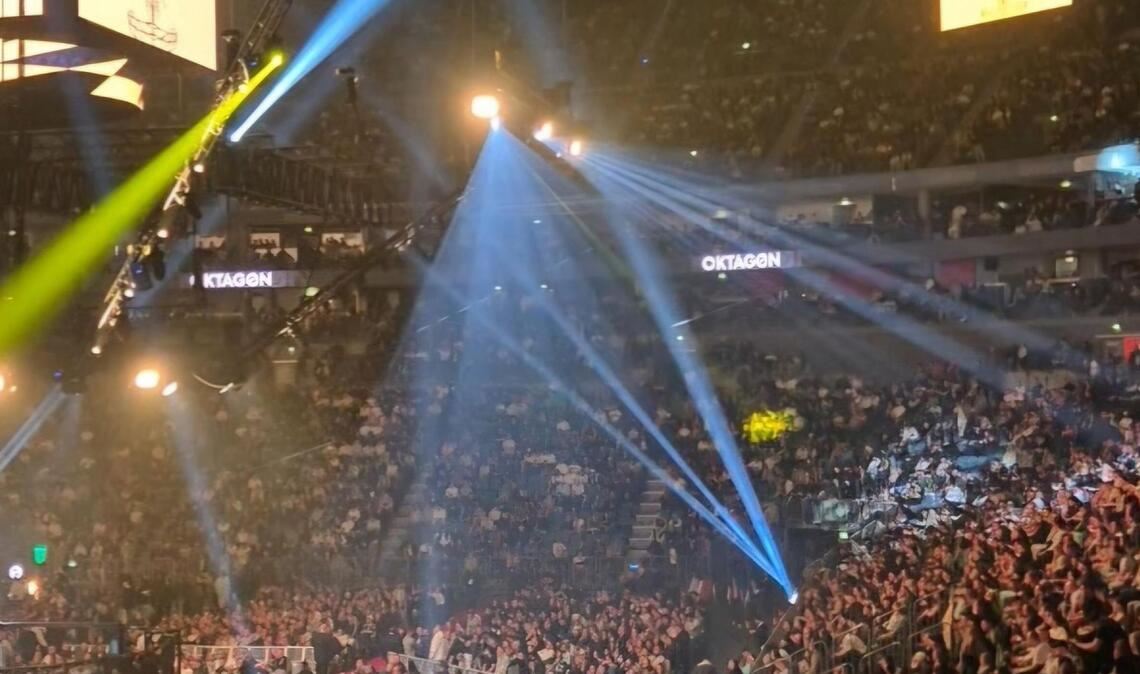 Vor Ort waren rund 20 000 Zuschauer dabei, zahlreiche Kämpfe standen auf dem Programm. Das Talent aus der Region Stuttgart hatte den vorletzten Fight des Abends.