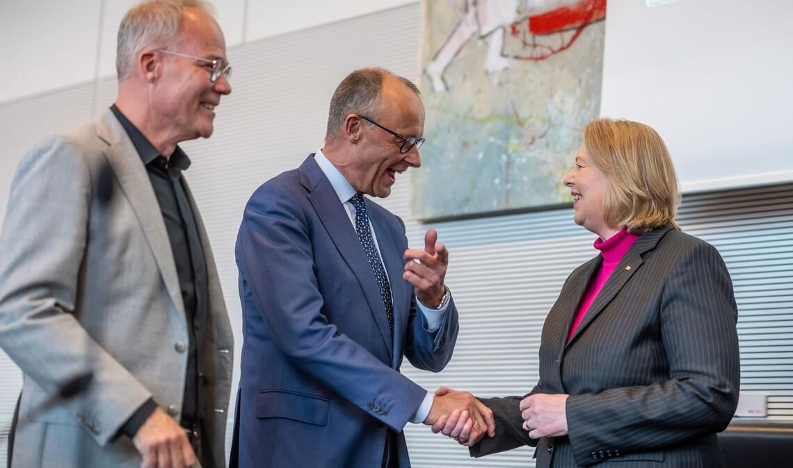Vor allem für SPD-Chefin Bas hat Merz nette Worte parat.