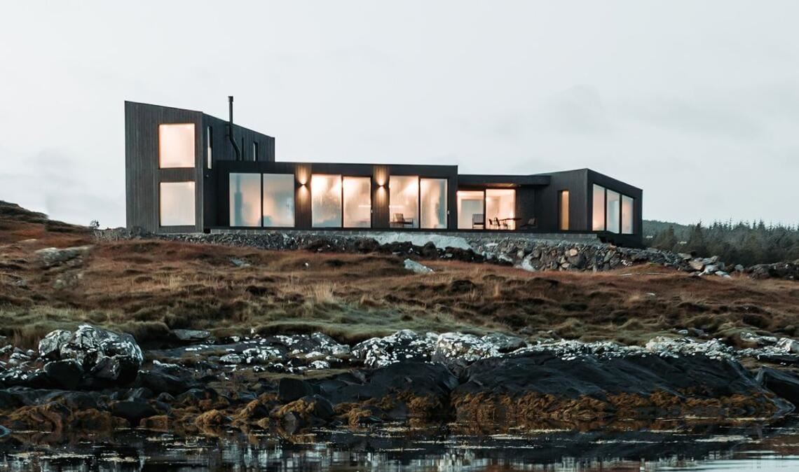 Vor der Küste Schottlands: Koto, Koto House, North Uist, vor der Küste Schottlands, Vereinigtes Königreich, 2022. Im Buch auf Seite 251.
