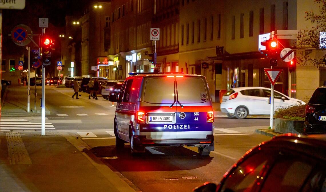 Vor der tödlichen Messerattacke auf einen Afghanen in Linz war nach dem Tatverdächtigen bereits gefahndet worden.