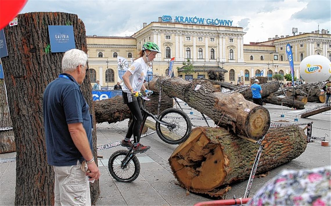Vor einem Jahr gab Nina Reichenbach im Stadtzentrum von Krakau ein grandioses Weltcup-Debüt und übernahm vom Fleck weg die Führung in der Weltrangliste.
