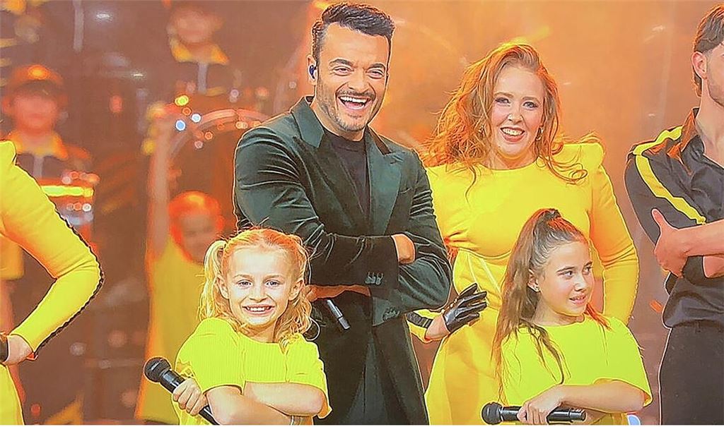 Vor einem Millionenpublikum präsentieren die kleinen Tänzerinnen aus Vaihingen, Mühlacker und Umgebung ihr Können. Auch Giovanni Zarrella ist begeistert. Fotos: privat