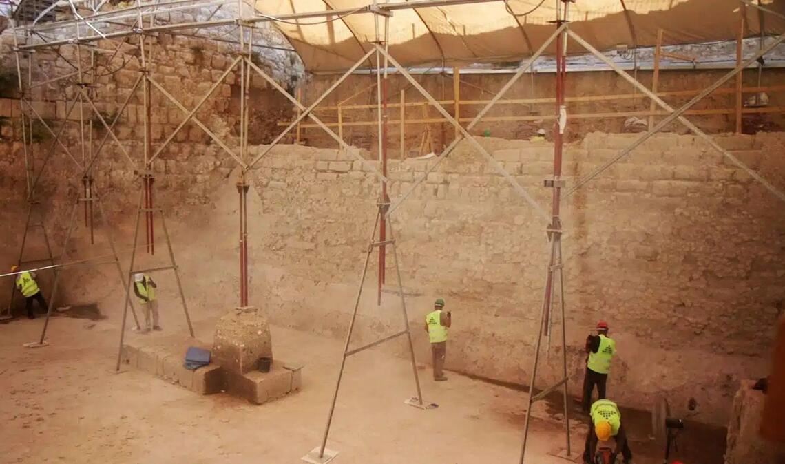 Archäologen entdecken größten Damm des alten Israel Vor rund 2800 Jahren bauten die Herrscher Jerusalems einen massiven Damm, um die Wasserversorgung der Stadt zu gewährleisten
