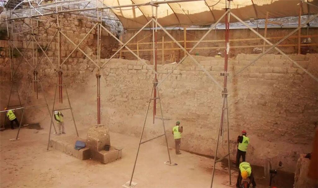 Vor rund 2800 Jahren bauten die Herrscher Jerusalems einen massiven Damm, um die Wasserversorgung der Stadt zu gewährleisten
