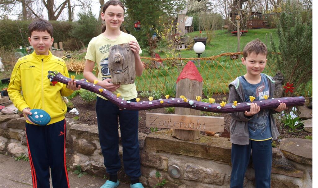 Vorbereitungen: die Brüder Matthis, Linus und Mio (v.li.). Foto: Filitz