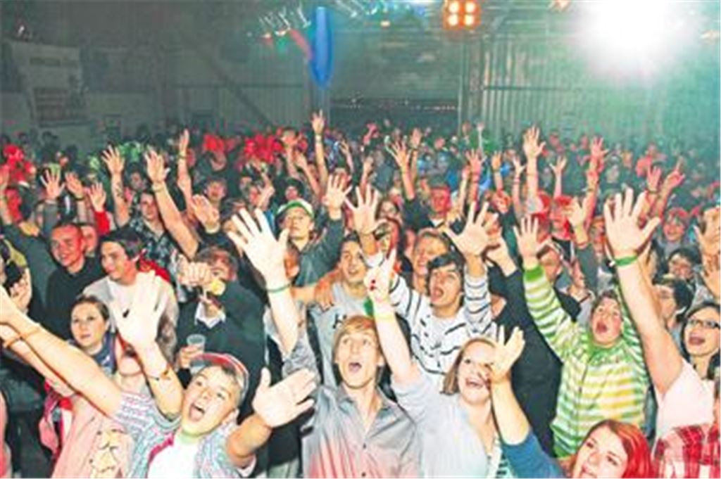Vorbild für eine gelungene Veranstaltung: Am 18. Juni feiern 1500 junge Besucher beim zweiten Fest 20zehn auf dem Gelände des ehemaligen Ziegelwerks.
 Archivfoto: Tilo Keller