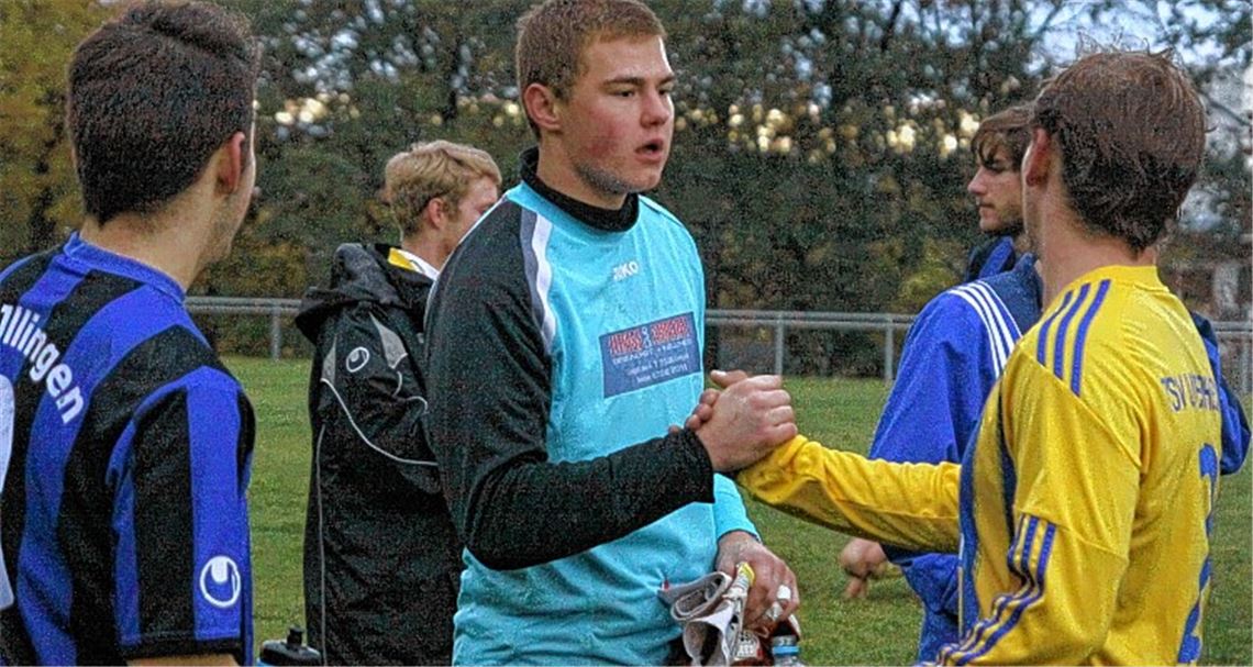 Vorbildlich und eigentlich eine Selbstverständlichkeit: Die Kontrahenten geben sich freundschaftlich die Hand, wie hier nach einem Spiel zwischen SV Illingen und TSV Unterriexingen. Foto: Eigner