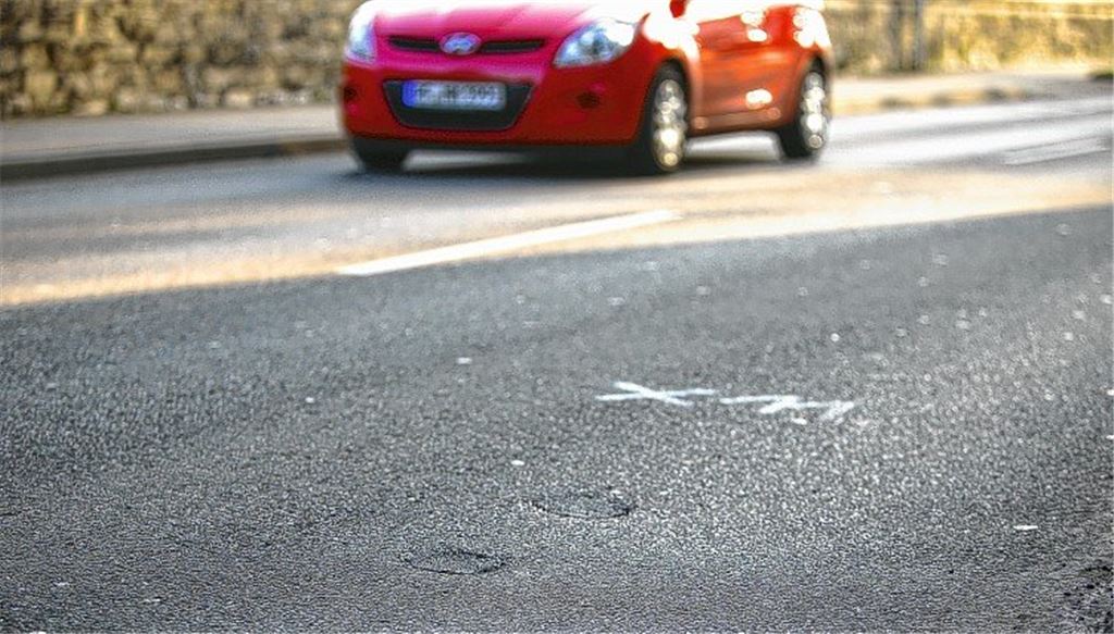 Straßenbauer nutzen Sperrung