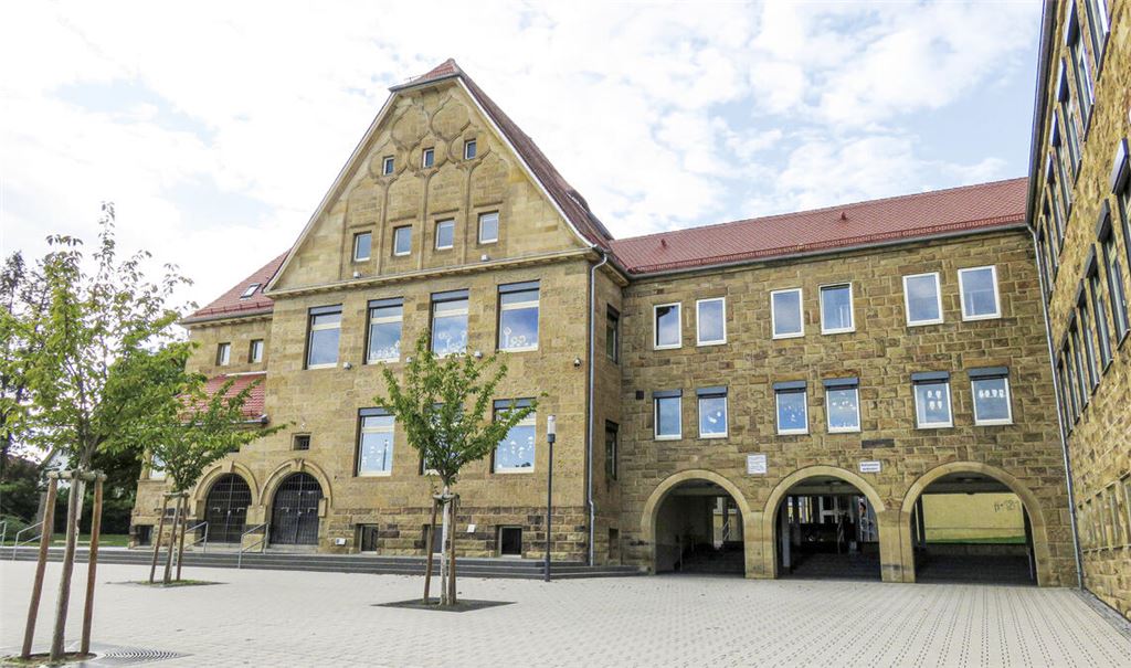Vorerst soll die bestehende Ölheizung weiter ihren Dienst tun, um auch im Winter für angenehme Temperaturen in der Schule zu sorgen. Foto: Archiv