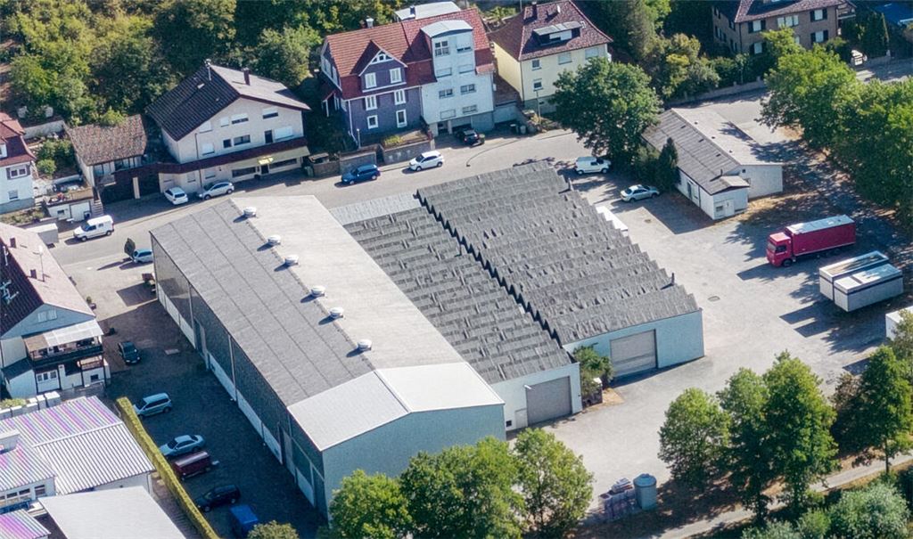 Vorher: die Lagerhalle der früheren Firma RWH im Jahr 2022. Foto: Archiv/Fotomoment