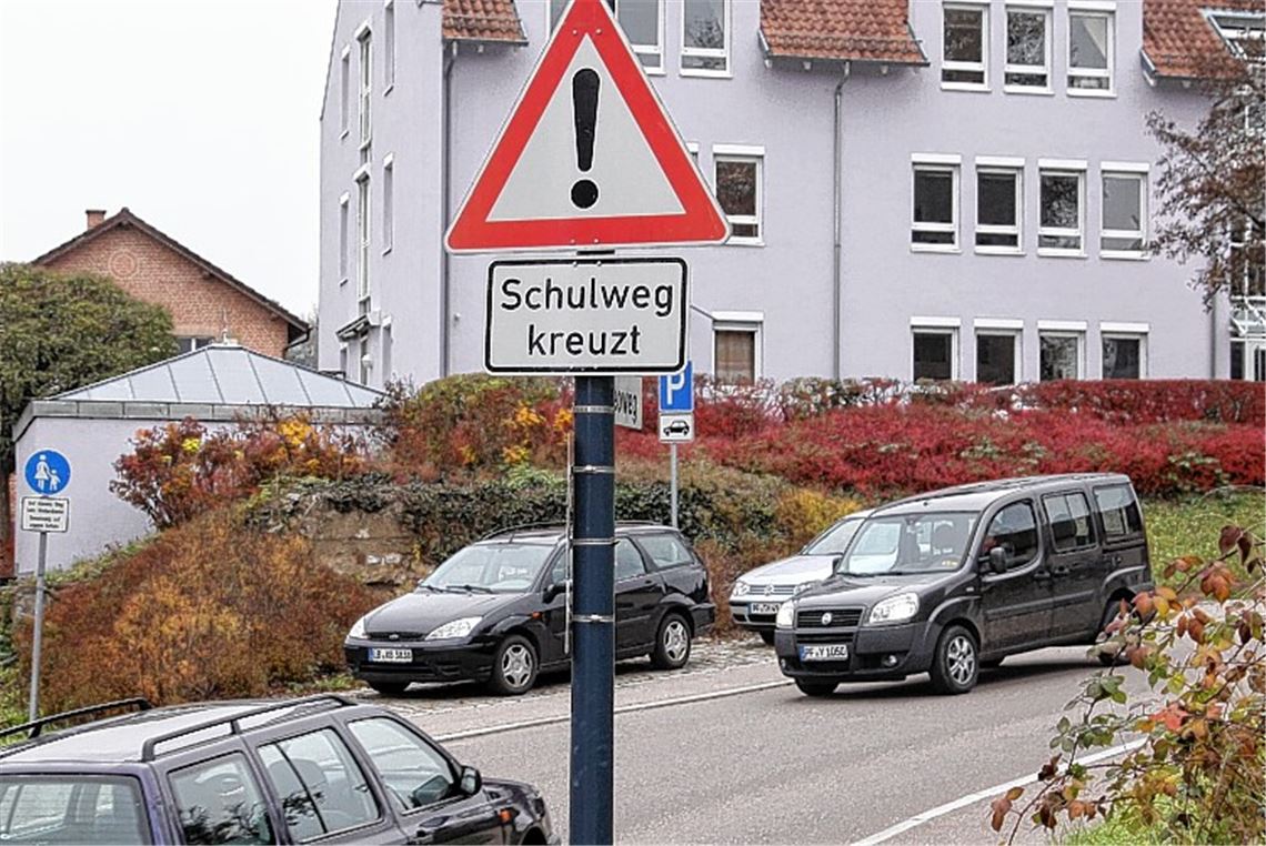 Vorsicht, Schulweg: Hinweis an der Dürrmenzer Reichmannstraße.