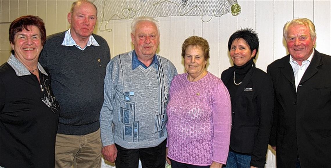 Vorstand und treue Mitglieder (v. li.): Marion Münch, Herbert Krüger, Ladislaus Weag, Marianne Schäfer, Margit Lachstädter, Vorsitzender Rainer Barthel. Foto: Filitz