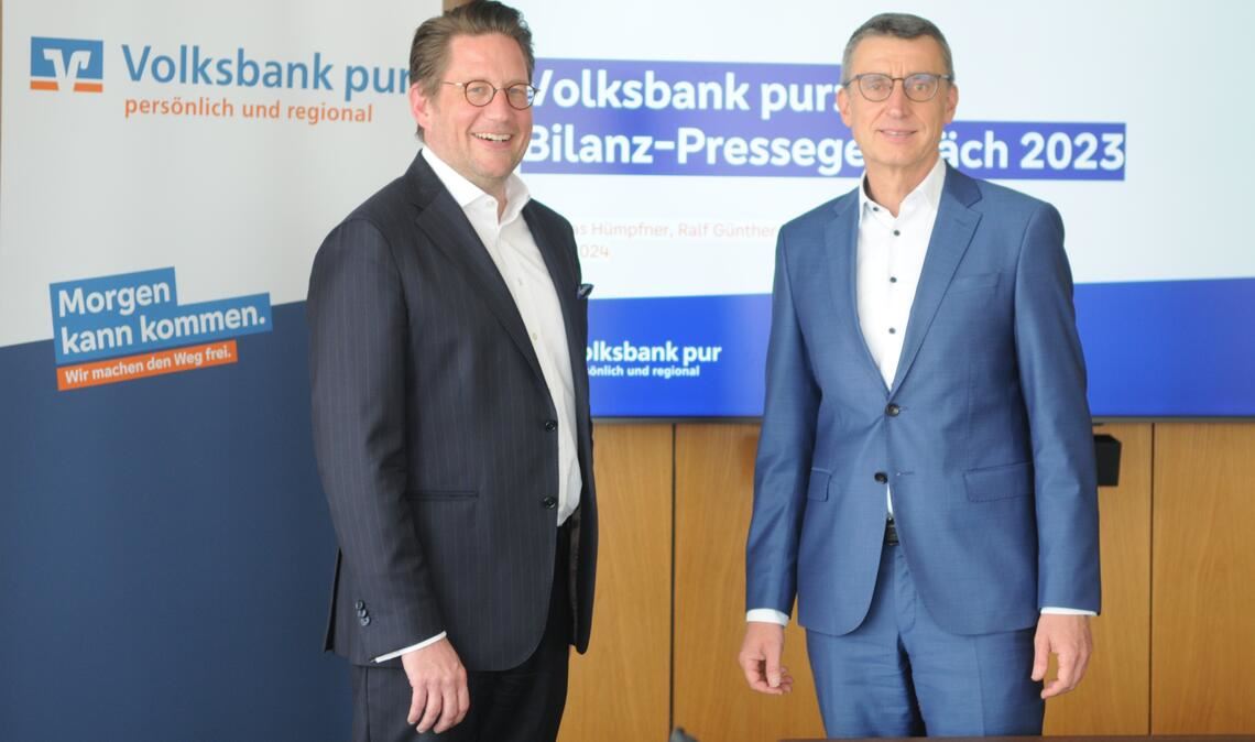 Vorstandsvorsitzender Matthias Hümpfner (li.) und Vorstandsmitglied Ralf Günther-Schmidt. Foto: Volksbank/Gernsbeck